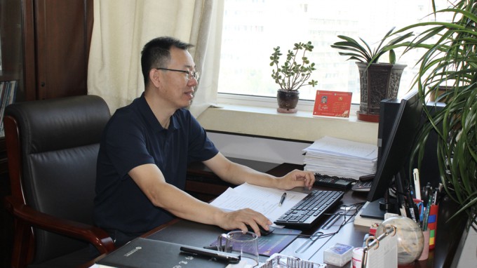 《專家風采》專題報道④ | 崔建勤：扎根建材科研一線 勇?lián)G色創(chuàng)新使命